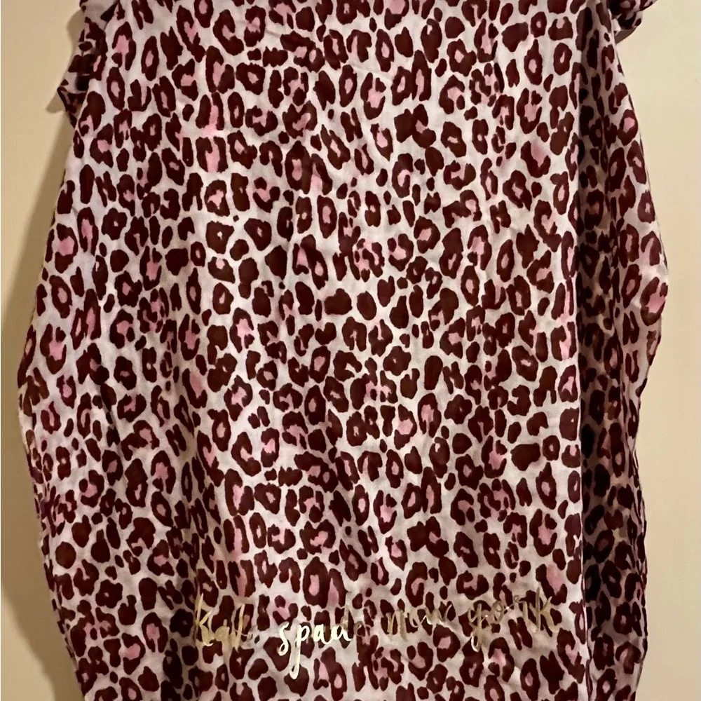 Kate Spade New York Pink Leopard Print Scarf - “Kate Spade New York” in gold - Picture 1 of 2